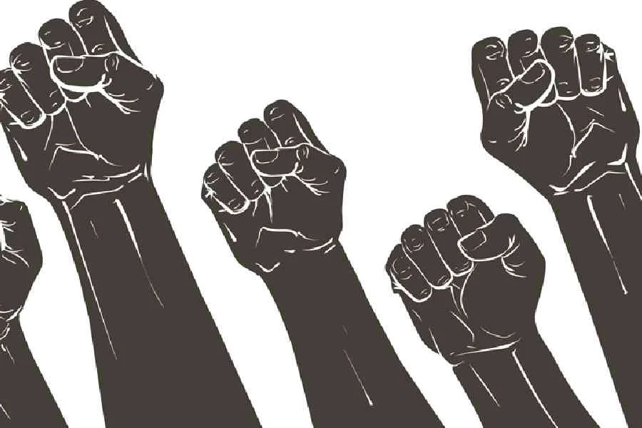 জম্মুর রামবানে গো-রক্ষকদের হামলার প্রতিবাদে  বিক্ষোভ , মহাসড়ক অবরোধ