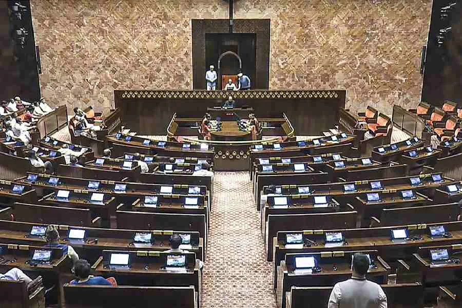 মার্কিন বিশ্ববিদ্যালয়গুলিতে ভারতীয় ছাত্রছাত্রীর সংখ্যা প্রায় ৭ শতাংশ কমেছে: সংসদকে জানাল সরকার