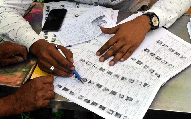 ৬০ লক্ষের মধ্যে ৫২ লক্ষ ভোটারের নিষ্পত্তি, অষ্টম অতিরিক্ত তালিকা প্রকাশ কমিশনের