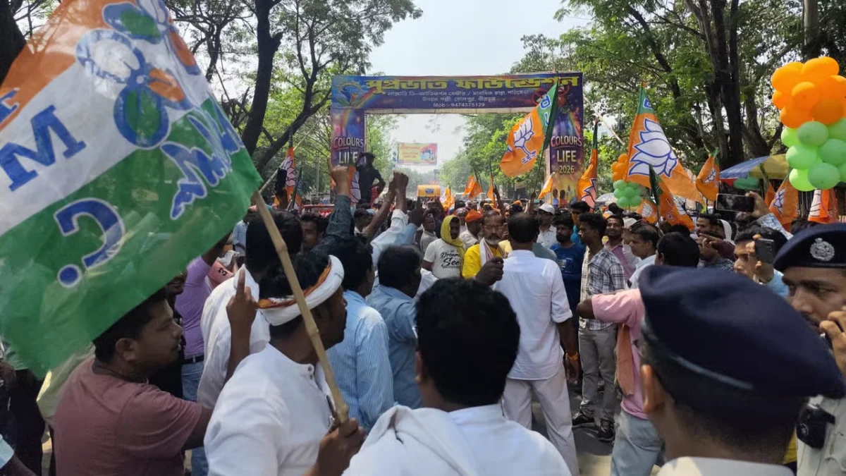 সিউড়িতে মনোনয়ন ঘিরে উত্তেজনা, তৃণমূল-বিজেপির বচসা সামাল দিল পুলিশ