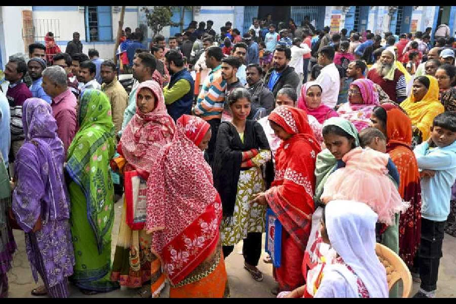 ভোট দিতে গিয়ে প্রাণ গেল ৪ জনের, প্রবল গরমে হৃদরোগে মৃত্যুর আশঙ্কা