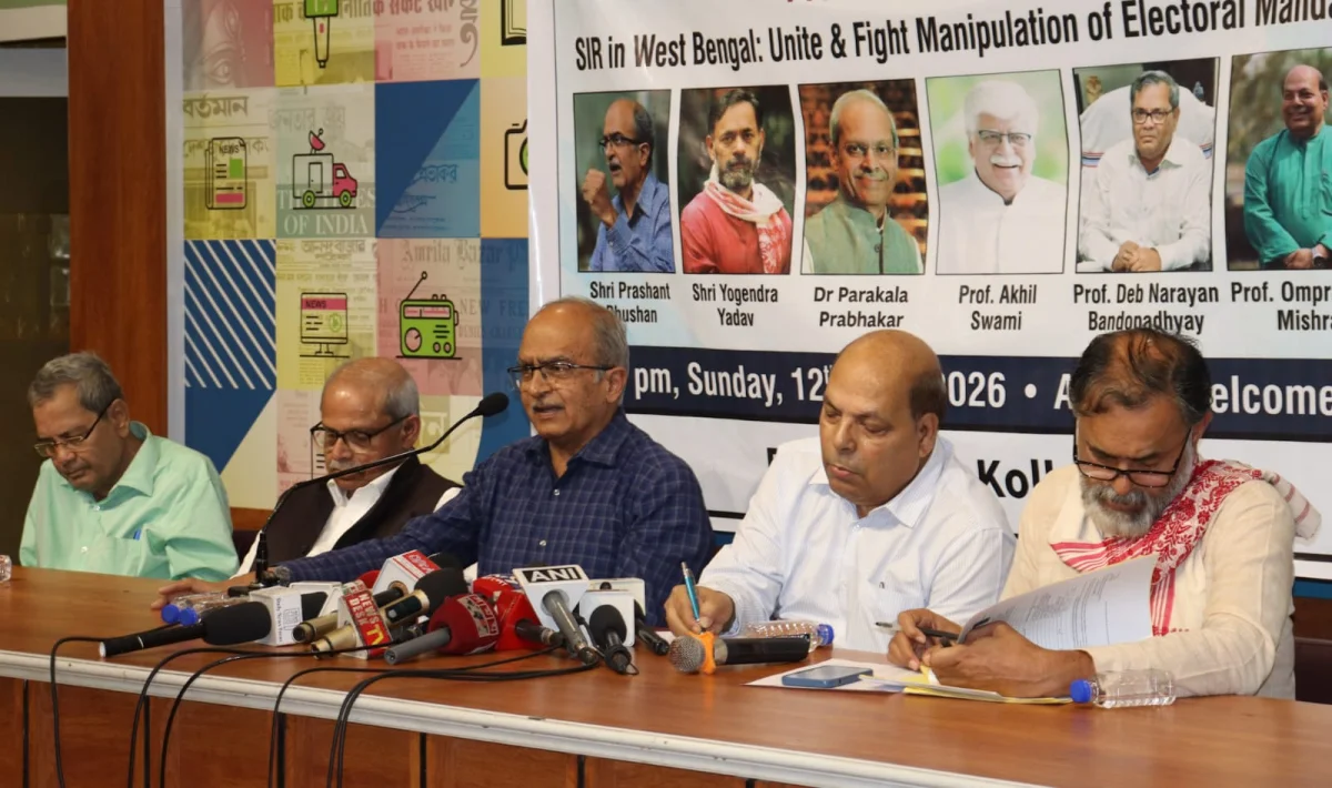 আইনভঙ্গ হলেও "এসআইআর" চলতে দিচ্ছে সুপ্রিম কোর্ট; সরব বিশিষ্টরা 