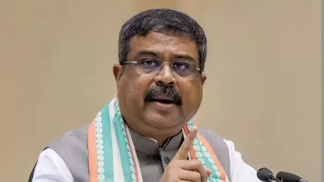 নীট পরীক্ষার আগে ভুয়ো খবর রুখতে কড়া কেন্দ্র, টেলিগ্রাম-মেটাকে ‘অ্যাকশন’ নেওয়ার নির্দেশ শিক্ষামন্ত্রীর