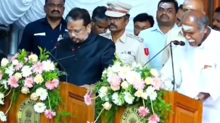 পুদুচেরিতে এনডিএ সরকার: পঞ্চমবারের মতো মুখ্যমন্ত্রী পদে শপথ নিলেন এন রঙ্গস্বামী