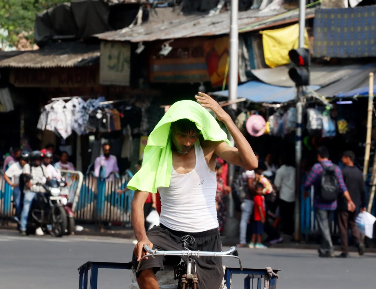 গরমে ধর্মতলায়