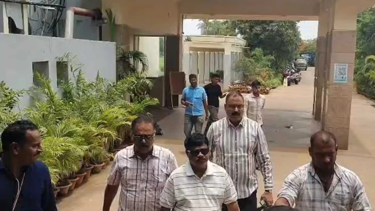 ভিনরাজ্যে আত্মগোপন করেও শেষ রক্ষা হল না, পুরীর হোটেল থেকে গ্রেফতার তৃণমূল বিধায়ক দিলীপ মণ্ডল