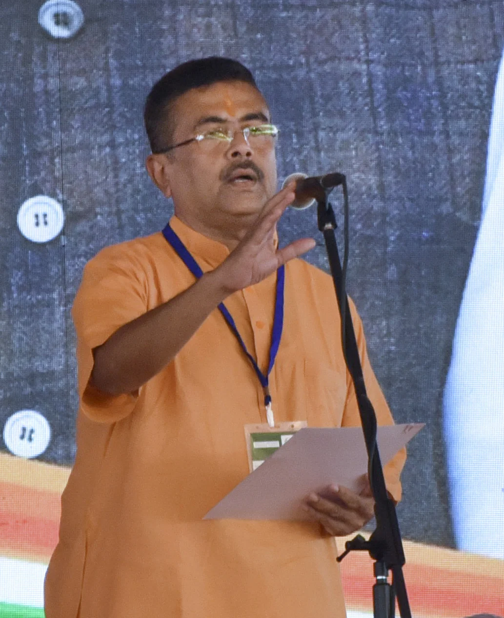 শান্তশিষ্ট-চুপচাপ ছেলেটাই আজ বাংলার মুখ্যমন্ত্রী,  গর্বিত শুভেন্দুর মা-বাবা