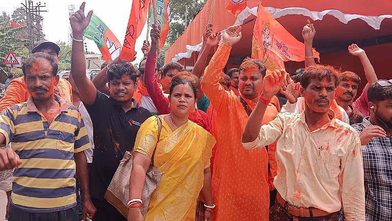 ফলতায় শেষ পুষ্পা জমানা, ১ লাখেরও বেশি ভোটে জয়ী বিজেপি প্রার্থী 