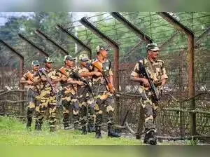 সীমান্তে কাঁটাতার বসাতে ৪৫ দিনের মধ্যে বিএসএফকে জমি হস্তান্তর  ঘোষণা ‍শুভেন্দুর