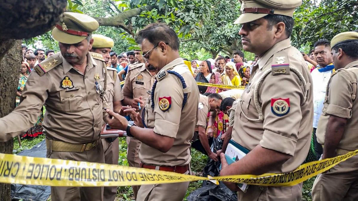 উত্তরপ্রদেশে ৪৮ ঘণ্টায় ৩৫ টি এনকাউন্টার, পুলিশের গুলিতে নিহত ৩ দুষ্কৃতী 