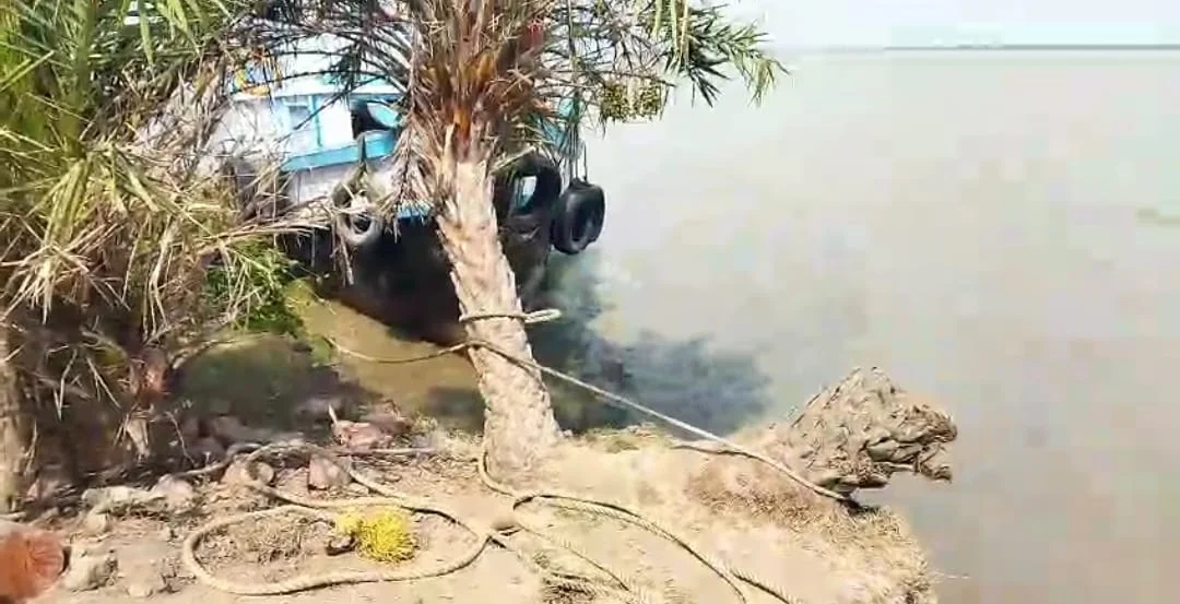 ক্ষতিগ্রস্থ নদী বাঁধগুলো দ্রুত সংস্কার করুন, নতুন সরকারের কাছে আর্জি সুন্দরবনবাসীদের 