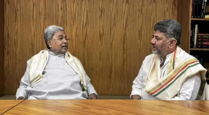 কর্ণাটকে নেতৃত্ব বদলের জল্পনার মধ্যেই মন্ত্রিসভার সদস্যদের প্রাতঃরাশের আমন্ত্রণ সিদ্দারামাইয়ার 