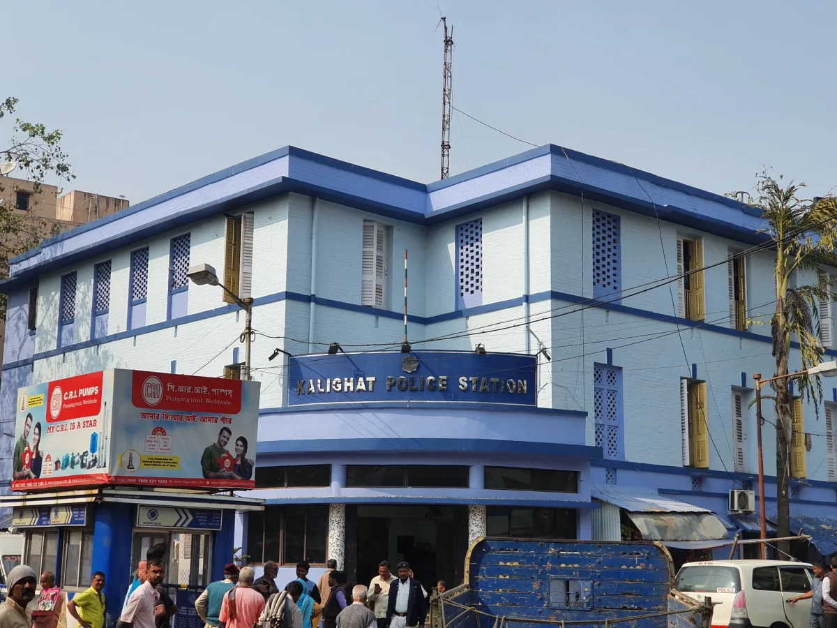 ২৪ ঘণ্টা কাটতে না কাটতেই ফের কালীঘাটের ওসি বদল