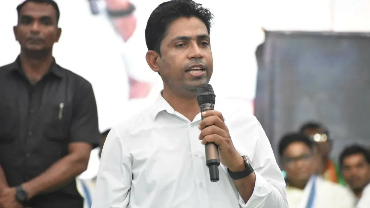 জাহাঙ্গীর ঘনিষ্ঠদের বিরুদ্ধে পদক্ষেপের নির্দেশ কমিশনের 