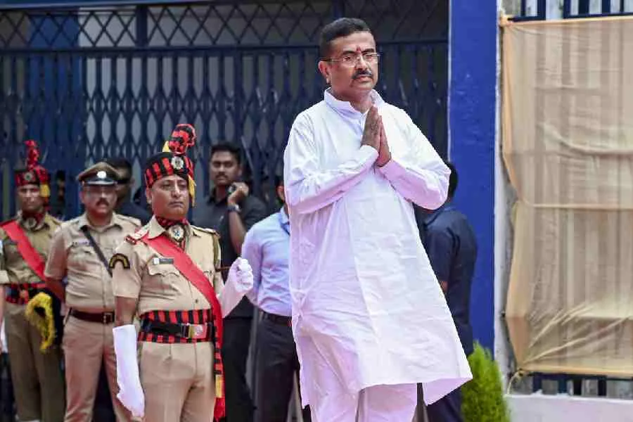 রাজ্য সরকার বিভিন্ন রাজ্য সংস্থা থেকে বোর্ড সদস্যদের অপসারণের নির্দেশ দিয়েছে, ৬০ বছরের বেশি মেয়াদের চাকরির মেয়াদ বৃদ্ধি বন্ধ করেছে 