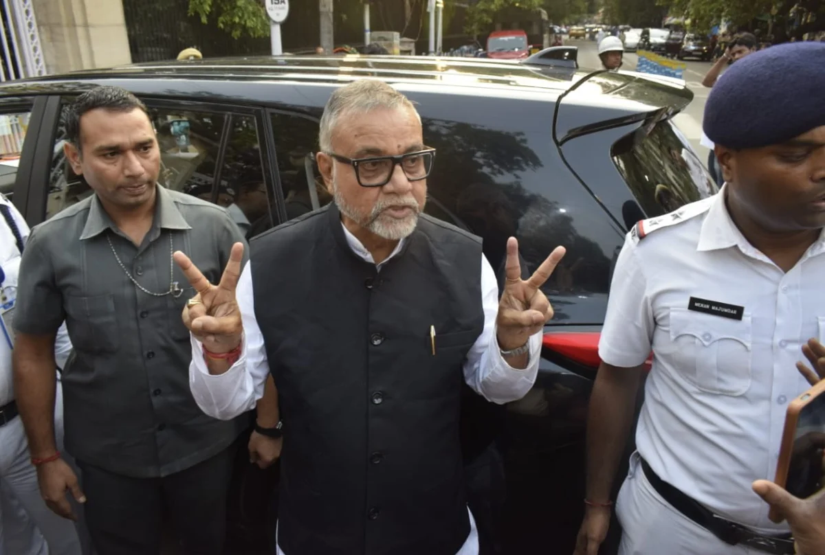 প্রোটেম স্পিকার পদে শপথ নিলেন তাপস রায়, শুক্রে স্পিকার নির্বাচন 