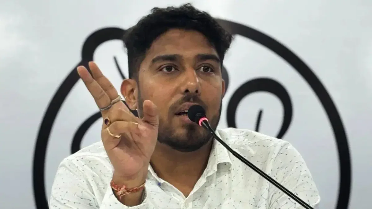 গণনা কেন্দ্রেই তৃণমূলের ২ প্রার্থী তৃণাঙ্কুর-সুবোধকে মারধরের অভিযোগ 