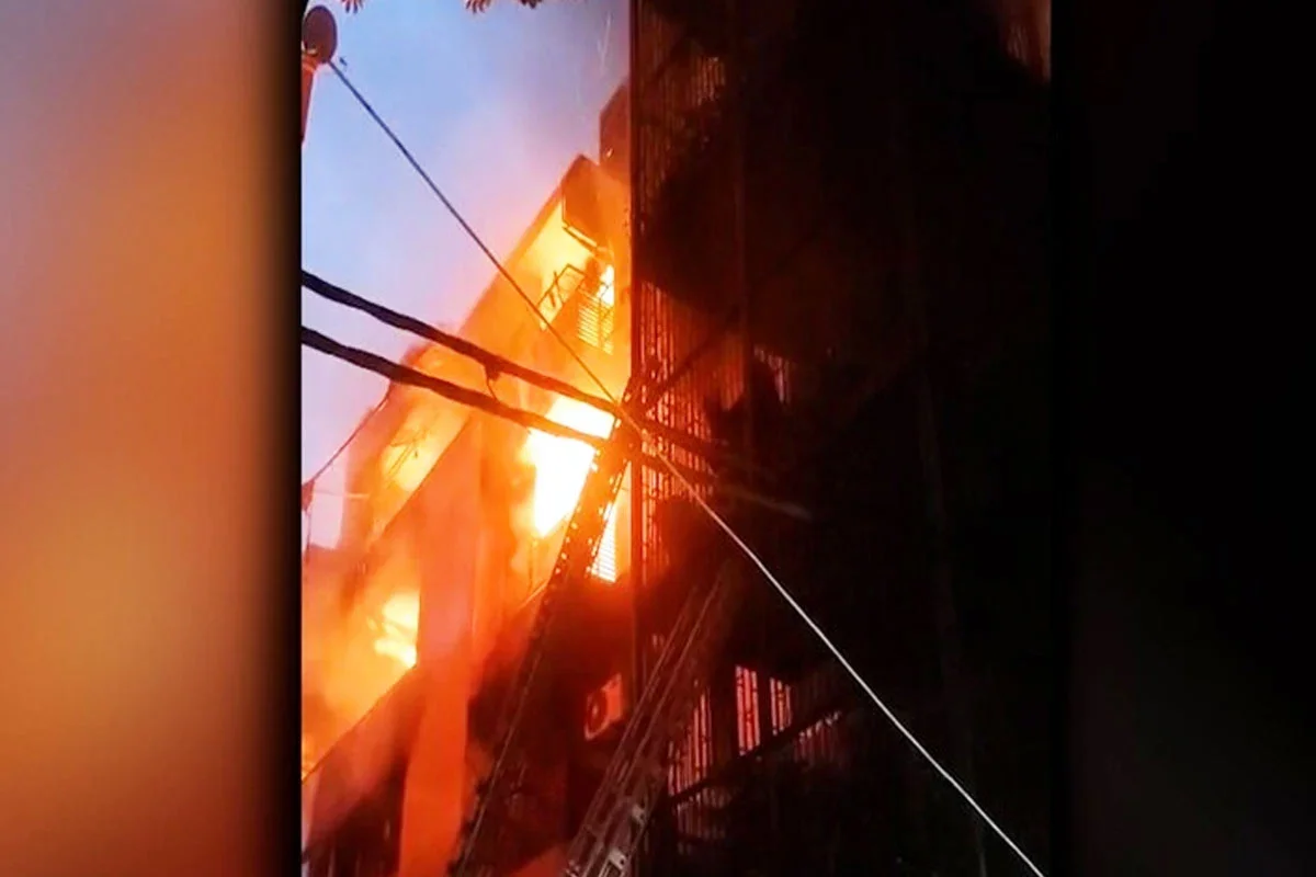 দিল্লির বিবেক বিহারে ভয়াবহ অগ্নিকাণ্ড, অন্তত ৯ জনের মৃত্যু