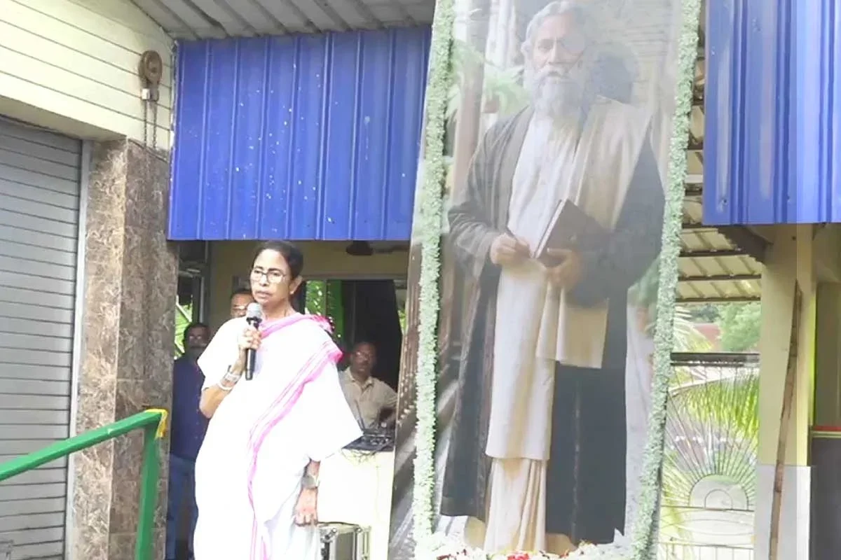 বিজেপিকে রুখতে বামেদের কাছে সাহায্যের আবেদন মমতার, ‘আলট্রা লেফটিস্টেও আপত্তি নেই’