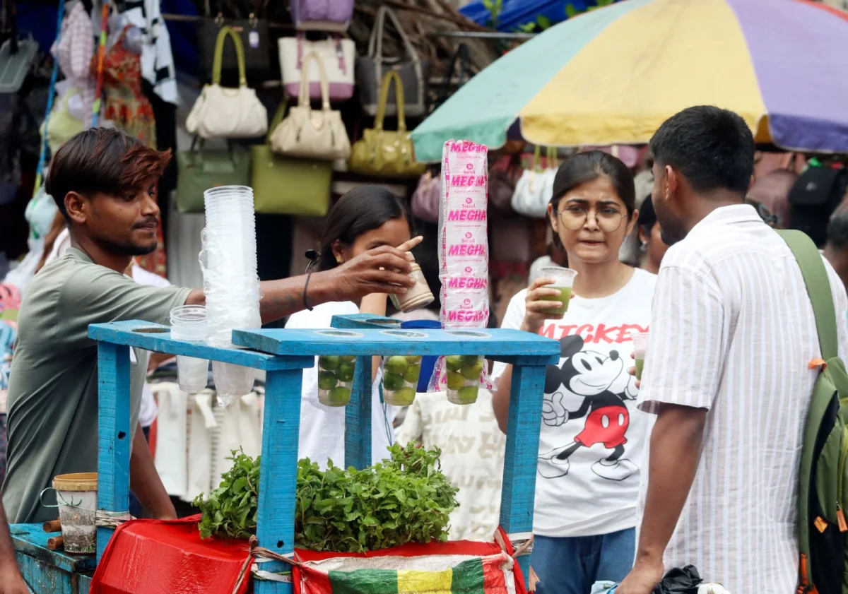 গরমে নিউমার্কেটে