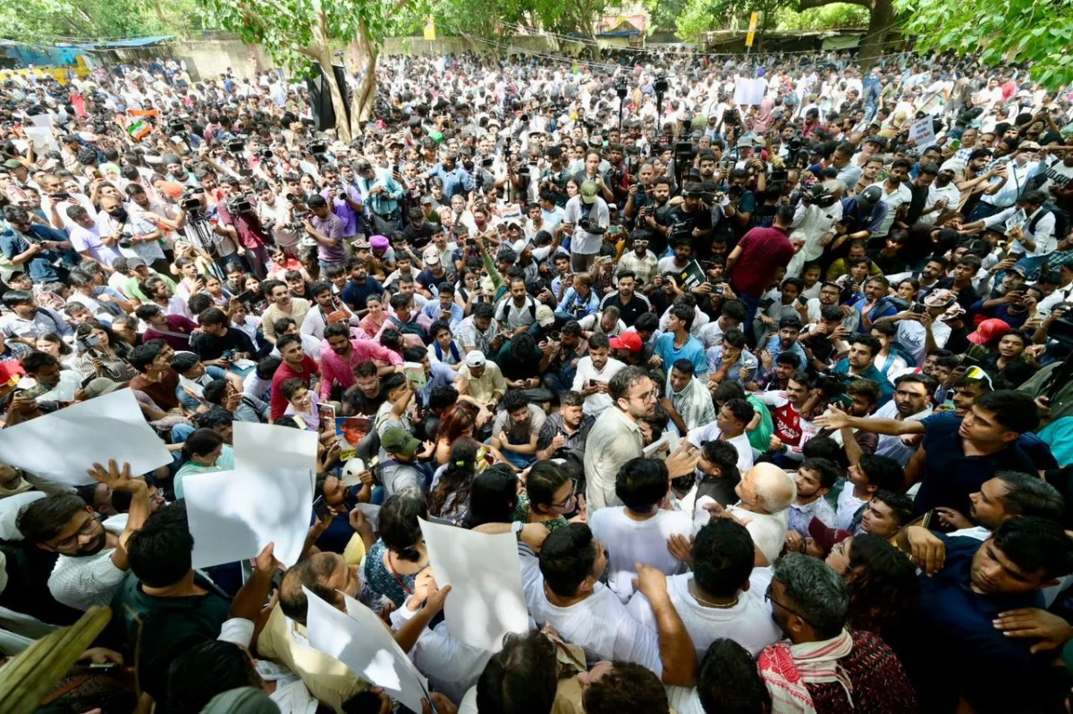 নিট প্রশ্নফাঁস: শিক্ষামন্ত্রীর পদত্যাগের দাবিতে যন্তর মন্তরে ‘ককরোচ জনতা পার্টি’-র বিক্ষোভ