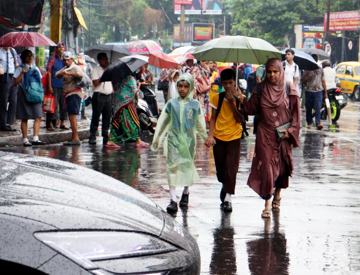 বৃষ্টি ভেজা কলকাতা