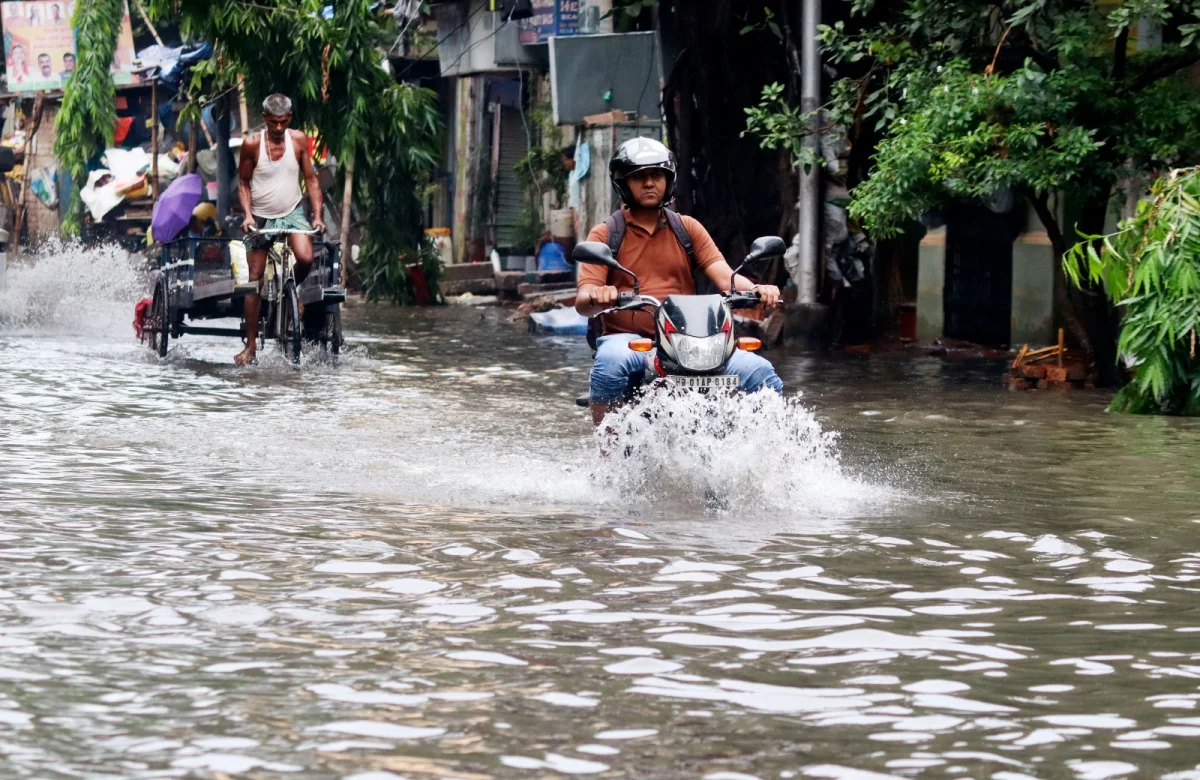 বৃষ্টি ভেজা কলকাতা