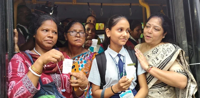 আজ থেকে সরকারি বাসে মহিলাদের ফ্রি যাত্রা, চালু হল ‘জিরো ব্যালেন্স’ টিকিট ব্যবস্থা