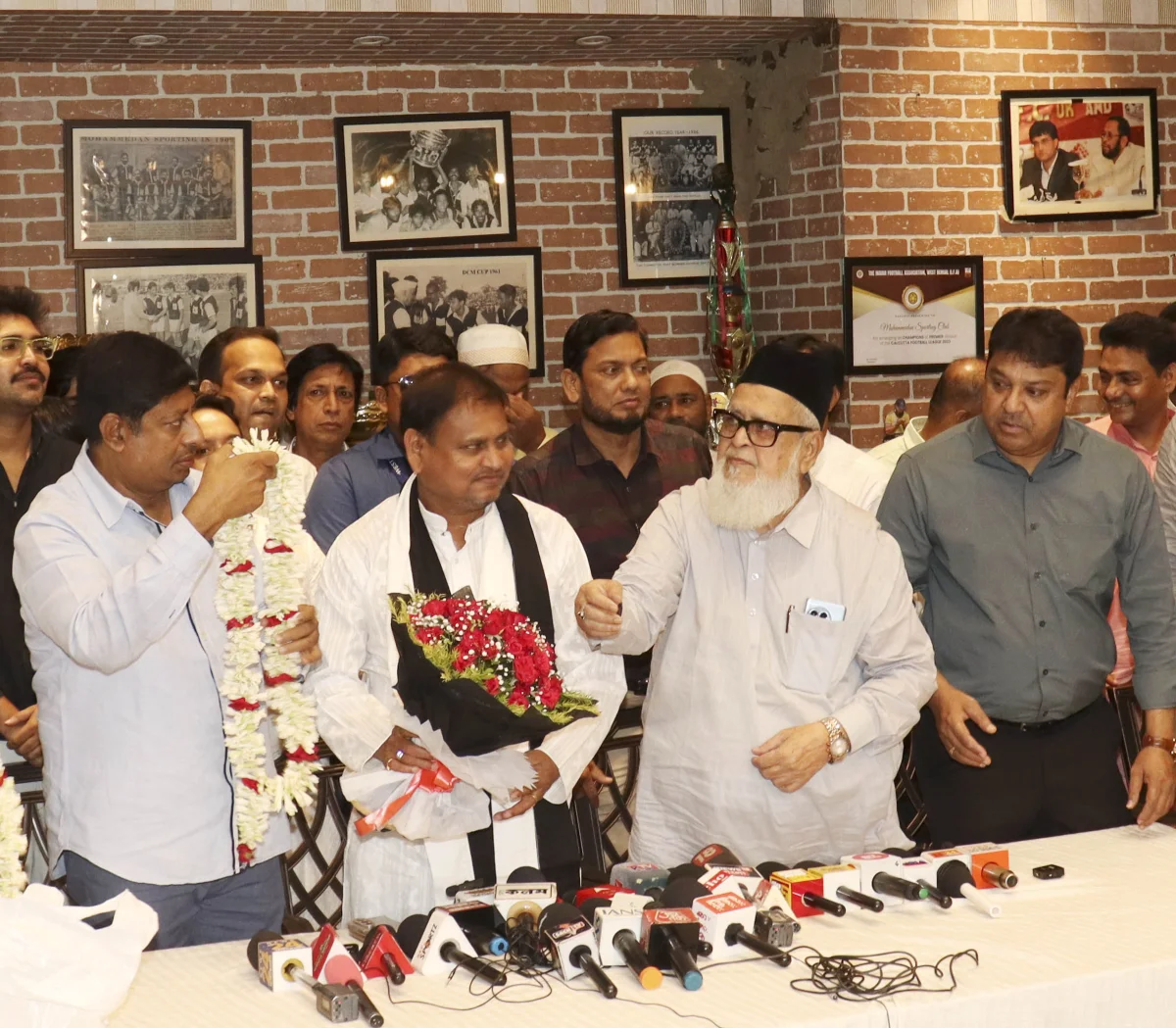 ‘আমার একমাত্র এজেন্ডা মহামেডান ক্লাবকে এক নম্বরে নিয়ে যাব’, নতুন সভাপতির দায়িত্ব নিয়ে বললেন হুমায়ুন কবীর