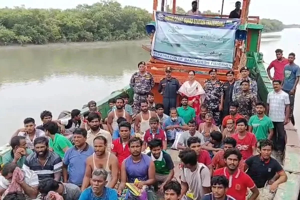 বন্দি দশা কাটিয়ে বাংলাদেশে ফিরে গেল ৯১ জন মৎস্যজীবি