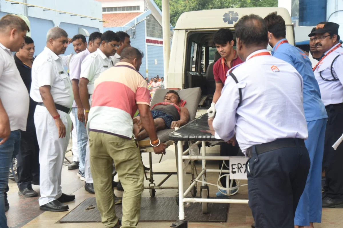 তারাতলায় মৃত্যু বেড়ে ৫, গ্রেফতার ৩, আহতদের দেখতে হাসপাতালে মুখ্যমন্ত্রী 