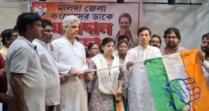 কংগ্রেসে ফিরলেন তৃণমূল প্রার্থী প্রসেনজিৎ দাস, বাড়ল জল্পনা