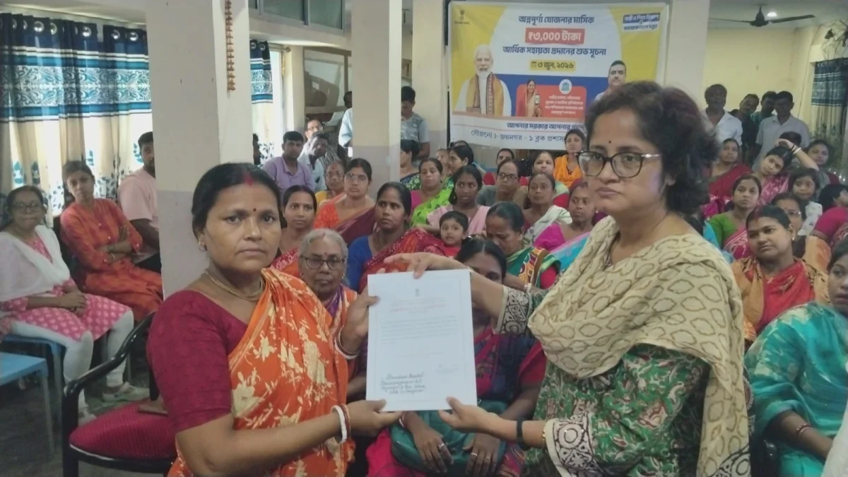 অন্নপূর্ণা ভাণ্ডারের অর্থ পেলেন সুন্দরবনের ৫ হাজার মহিলা