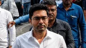 ১১ ঘণ্টা পর ইডি দফতর থেকে বেরোলেন অভিষেক 