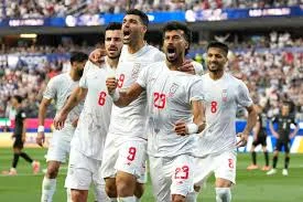ইরান ফুটবল ম্যাচ ঘিরে উত্তপ্ত গ্যালারি, ফিফার নিয়ম নিয়ে প্রশ্ন