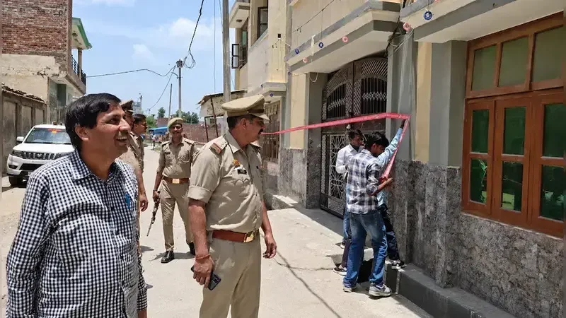 বিয়ে বাড়ির ভোজে বিফ পরিবেশনের অভিযোগে ম্যারেজ হল সিল; বর ও অপারেটর  গ্রেপ্তার