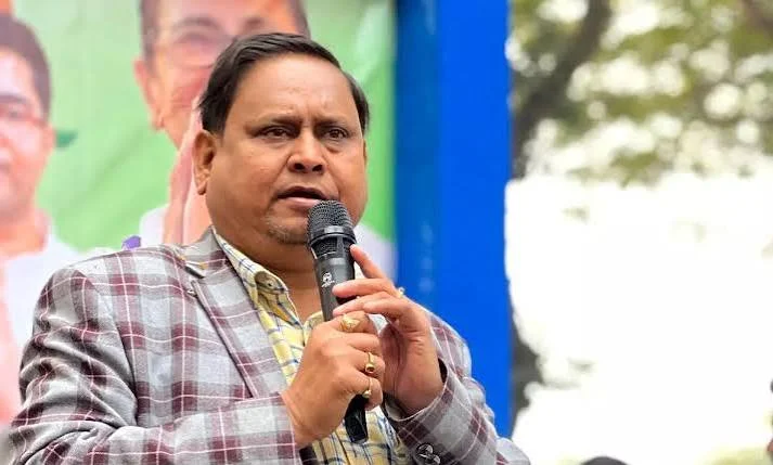 'স্যাটাভাঙা মার' মন্তব্য নিয়ে এবার হুমায়ুনকে হাজিরার নোটিস, বাড়িতে পৌঁছল পুলিশ
