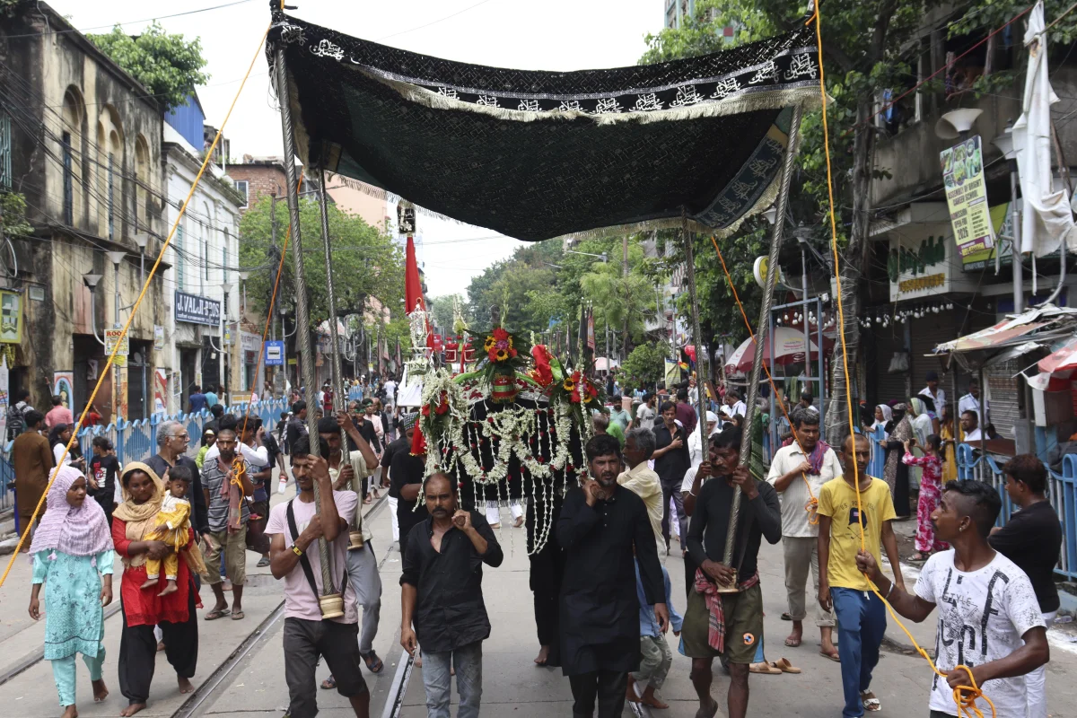 ১০ই মুহাররমে আশুরা উপলক্ষ্যে শোভাযাত্রা কলকাতায় 