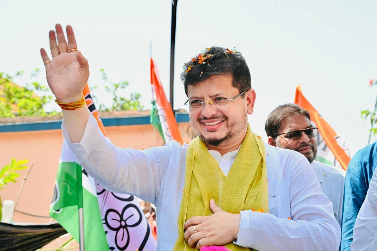 বিধানসভায় হাজির ঋতব্রত, হাতে রয়েছে গুরুত্বপূর্ণ নথি, জোর জল্পনা 