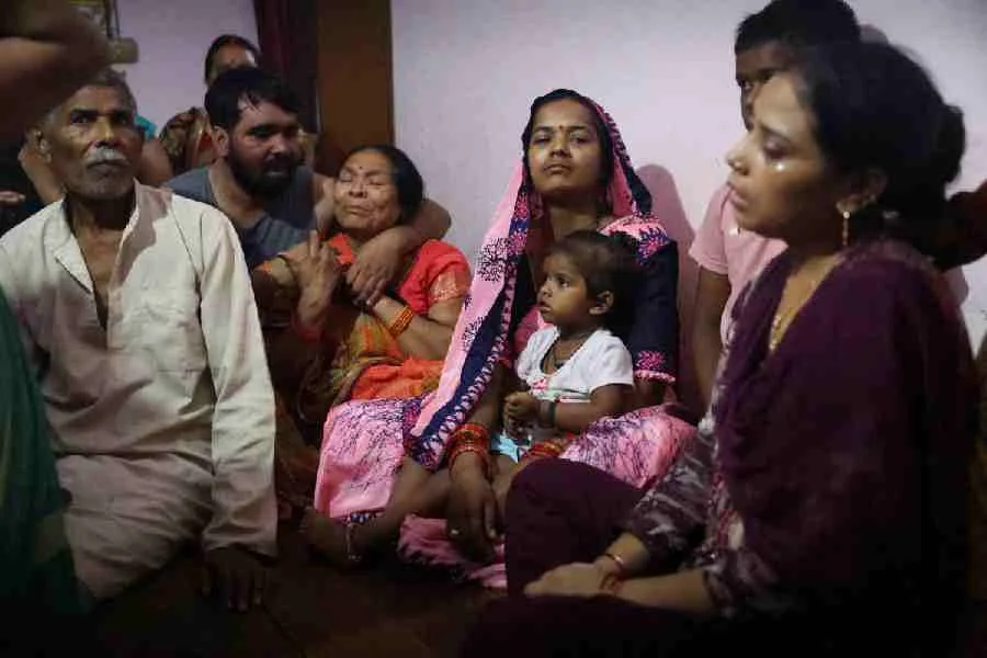 মার্কিন হামলার আট দিন পর ভারতীয় নাবিকের লাশ  দেশে পৌঁছাল, পরিবার ক্ষতিপূরণ চাইল