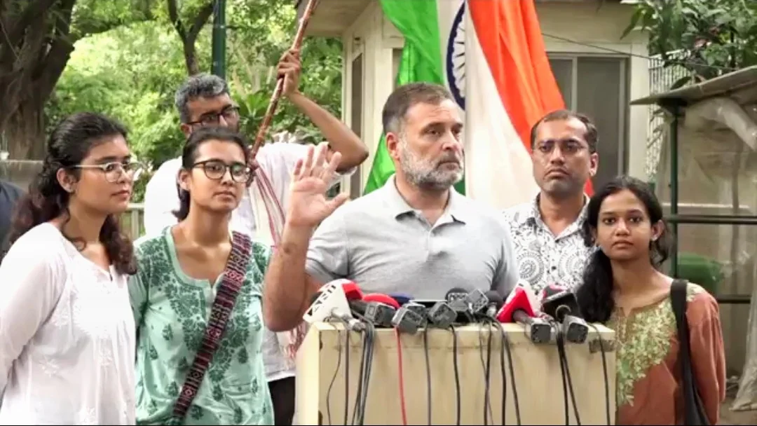 ধর্মেন্দ্র প্রধানকে অন্য মন্ত্রক দেওয়া হলে 'কোনোভাবেই মানব না': মোদি সরকারকে হুঁশিয়ারি রাহুল গান্ধির