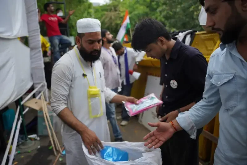 পুলিশের বিরুদ্ধে হেনস্থার অভিযোগ: সুরক্ষা চেয়ে সুপ্রিম কোর্টে যন্তর মন্তরের স্বেচ্ছাসেবক জুনেদ মালিক