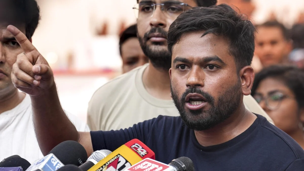“শিক্ষার্থীরা জঙ্গি নয়, কথা না শুনলে সরকারই বদলে দেব”: পুলিশি দমননিপীড়ন নিয়ে গর্জে উঠলেন দিপকে