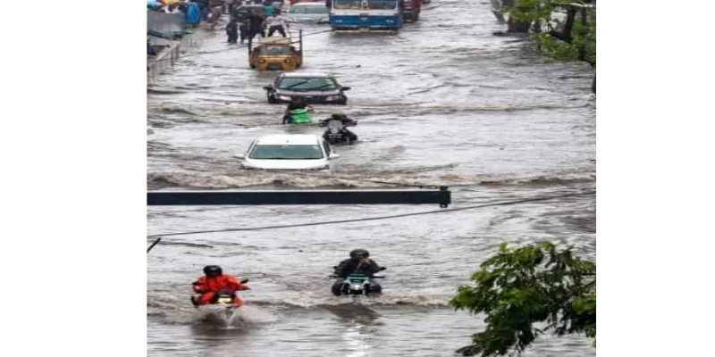 মহারাষ্ট্রে প্রবল বৃষ্টির তাণ্ডব, ধসে প্রাণ গেল ১০ জনের, বিপর্যস্ত সড়ক ও রেল যোগাযোগ