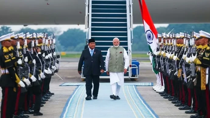 নরেন্দ্র মোদির ইন্দোনেশিয়া সফর,  দ্বিপাক্ষিক সম্পর্ক নতুন উচ্চতায়, বড় ঘোষণার সম্ভাবনা: রাষ্ট্রদূত সন্দীপ চক্রবর্তী