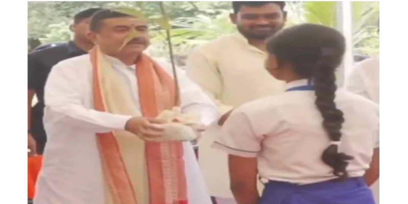 ‘বজ্রপাত থেকে বাঁচতে নারকেল গাছ লাগান’: অরণ্য সপ্তাহের সূচনায় বৃক্ষরোপণের বার্তা মুখ্যমন্ত্রী শুভেন্দু অধিকারীর