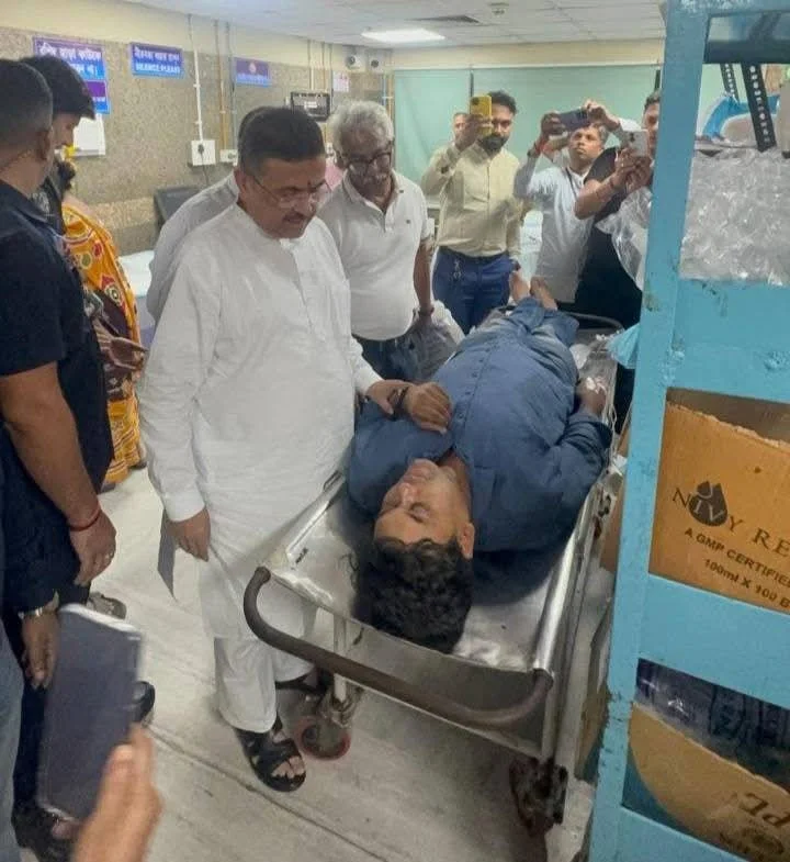 ‘কী করতে হয় জানি’— আহত সাংবাদিকদের দেখতে হাসপাতালে মুখ্যমন্ত্রী, হামলাকারীদের বিরুদ্ধে কড়া বার্তা