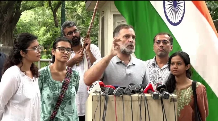 ‘ধর্মেন্দ্র প্রধানের মন্ত্রিত্ব যাবে না, শুধু শিক্ষা মন্ত্রক থেকে সরানো হতে পারে’— দাবি রাহুল গাঁধীর