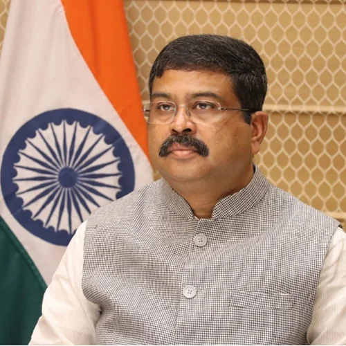 পিছু হটতে বাধ্য হলো কেন্দ্রীয় সরকার, ইস্তফা দিলেন কেন্দ্রীয় শিক্ষামন্ত্রী ধর্মেন্দ্র প্রধান