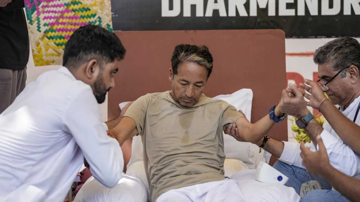 টানা ১৯ দিনের অনশনেও শারীরিক অবস্থার অবনতি সোনমের, প্রত্যাহার করবেন না, জানিয়ে দিলেন জলবায়ু কর্মী